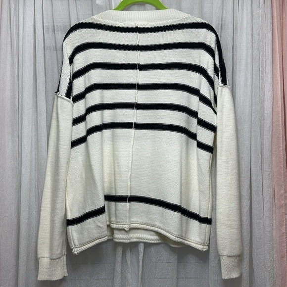 Lovestitch Medium Striped Sweater in Creamer/Black. NWOT Item# 8H - Picture 5 of 5